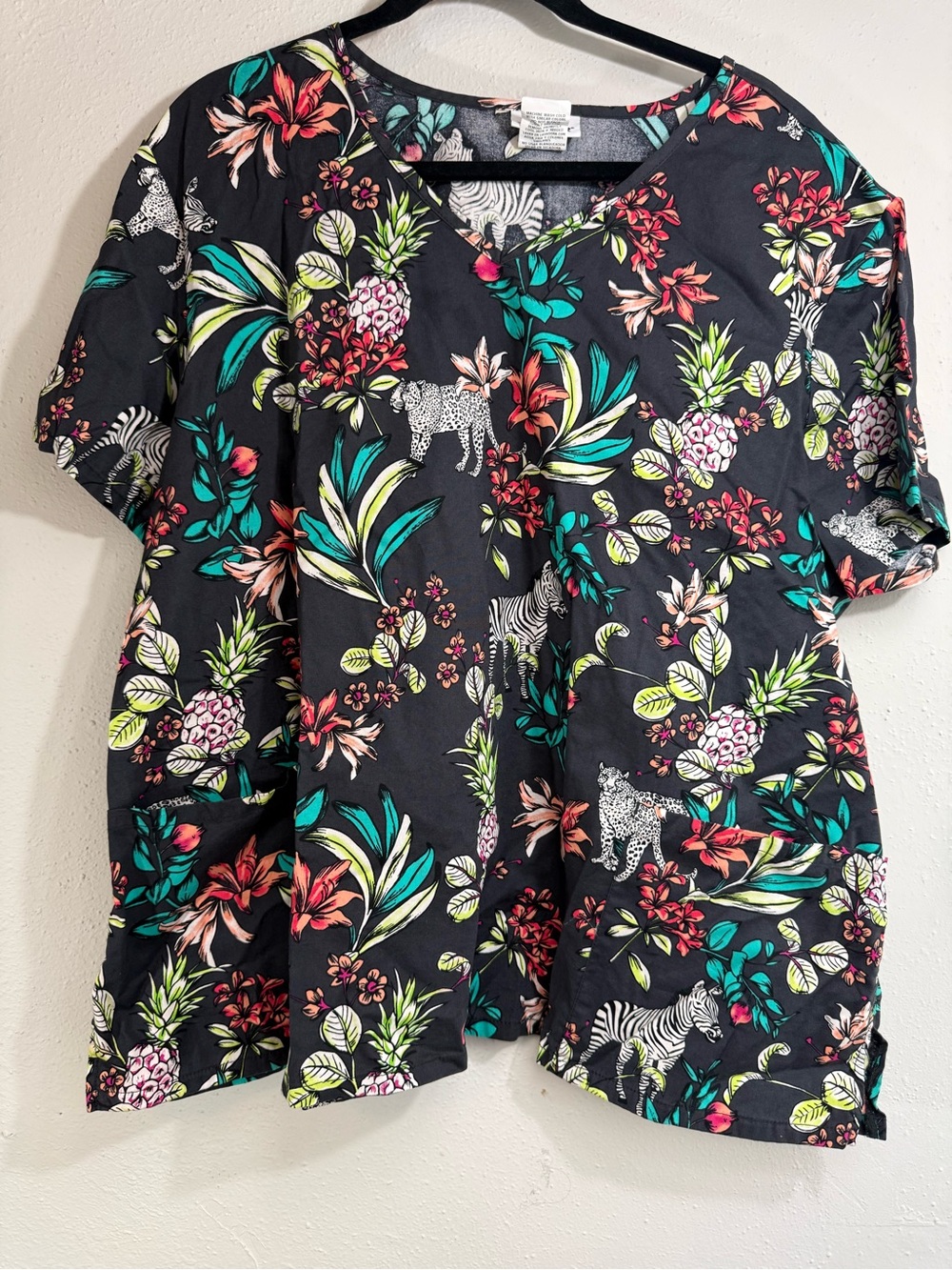 Women’s Black Tropical Print scrubs top V-Neck Top
